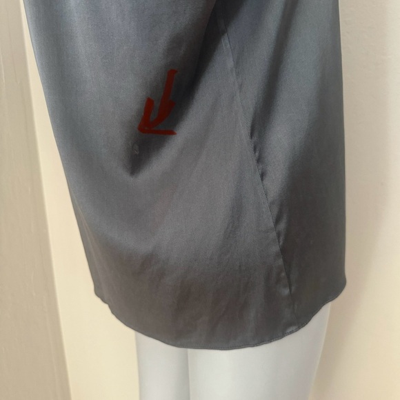 THOMAS PINK Silk Ruffle Neck Blouse Gray V- Neck 3/4 Sleeve Size 6 - Picture 15 of 16